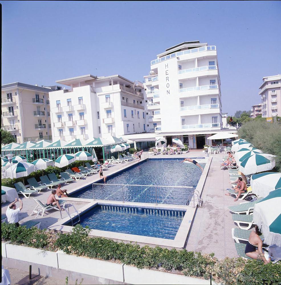 Hotel Heron 3*
