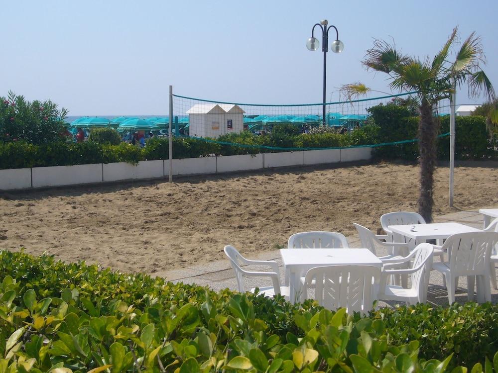 Heron Hotel