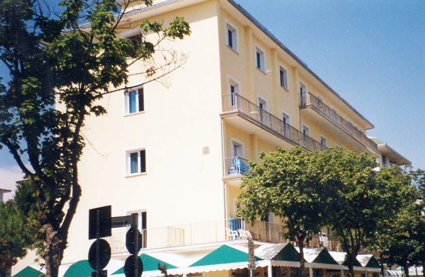 Hotel Heron 3*
